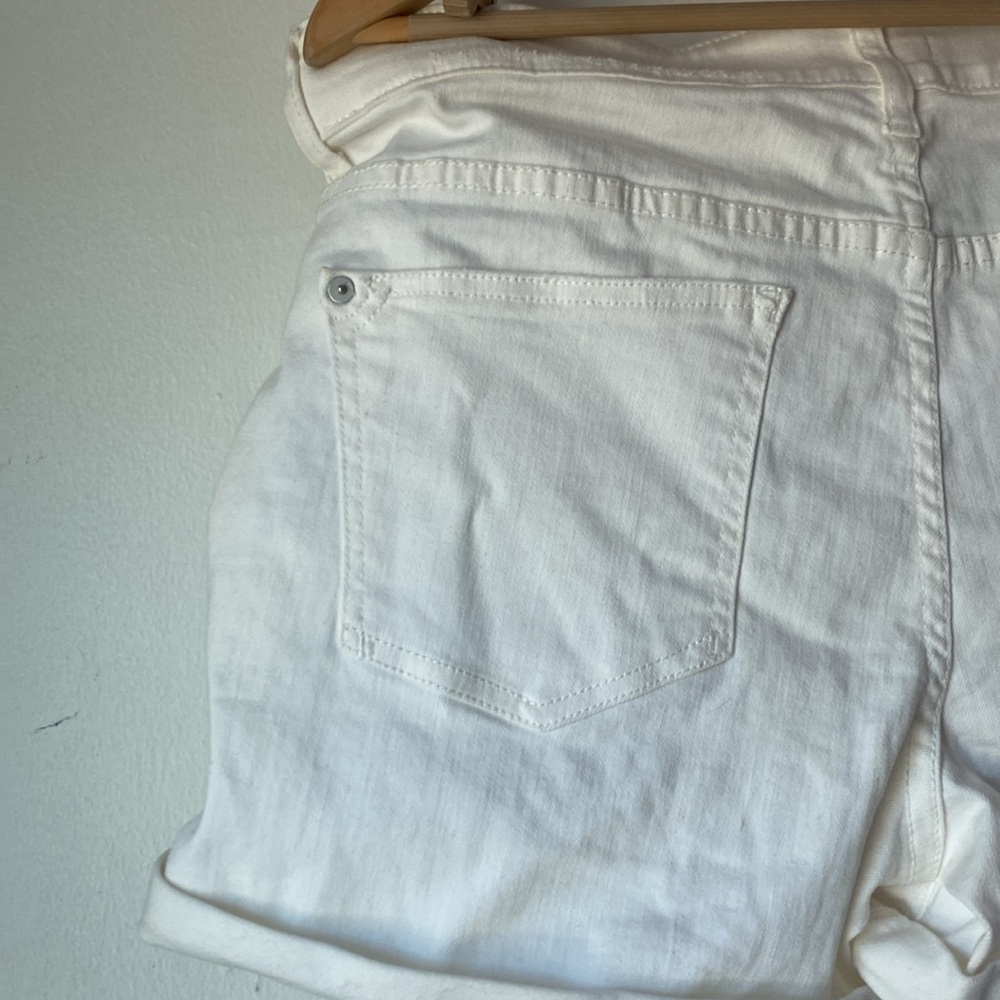Anthro Pilcro and the Letterpress 30 White Boyfriend Short - Picture 11 of 11